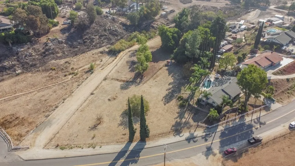 15250 Golden Star, Riverside, California 92506 home-pic-40