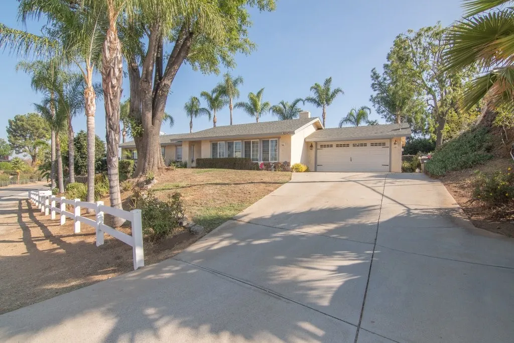 15250 Golden Star, Riverside, California 92506 home-pic-1
