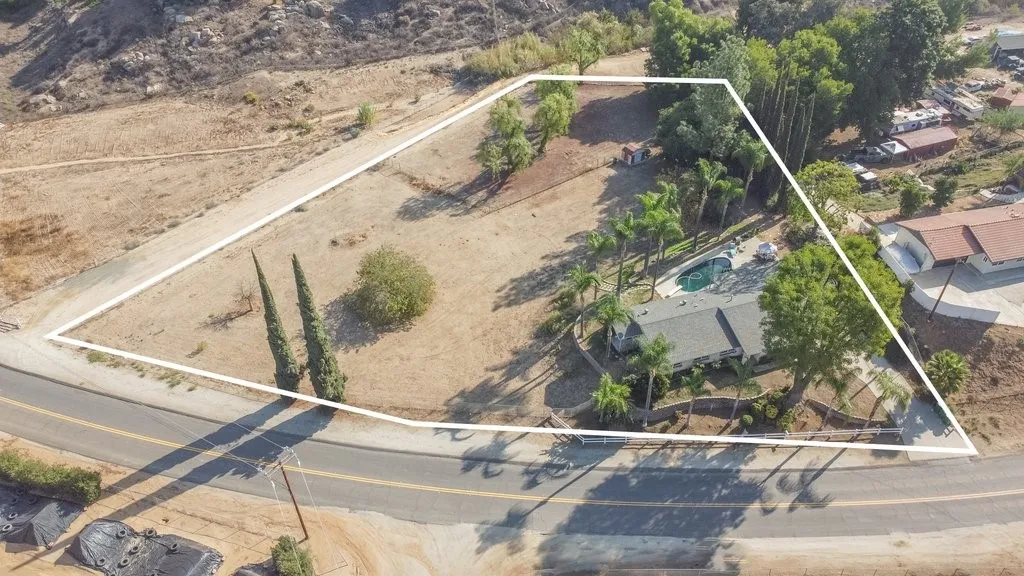 15250 Golden Star, Riverside, California 92506 home-pic-2