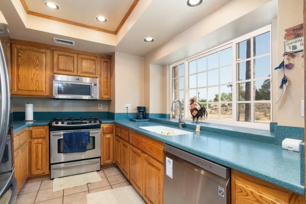 15250 Golden Star, Riverside, California 92506 home-pic-13