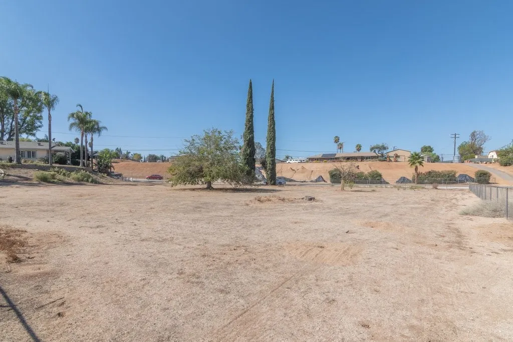 15250 Golden Star, Riverside, California 92506 home-pic-37