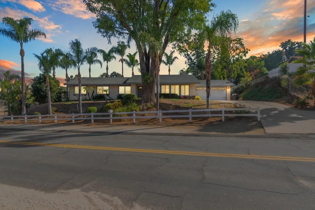 15250 Golden Star, Riverside, California 92506 home-pic-3