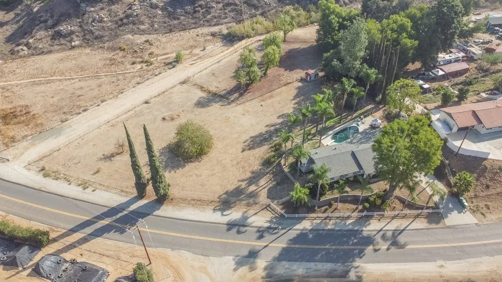 15250 Golden Star, Riverside, California 92506 home-pic-42