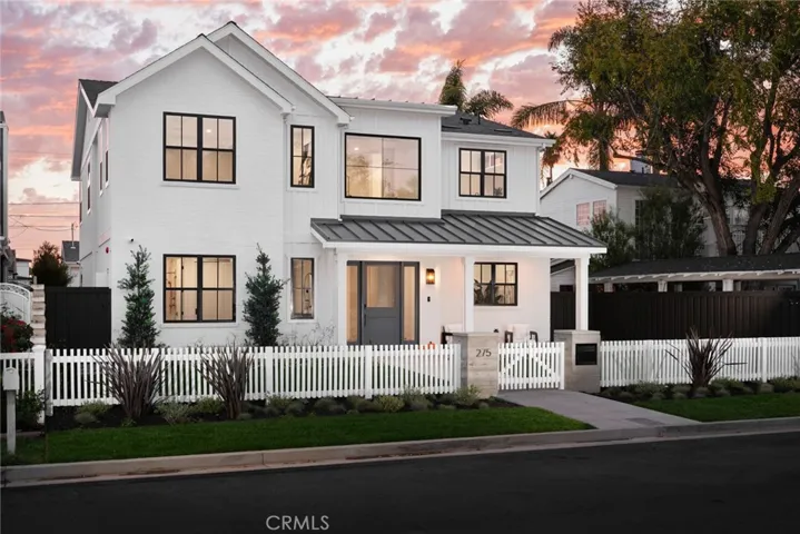 275 Walnut, Costa Mesa, California 92627