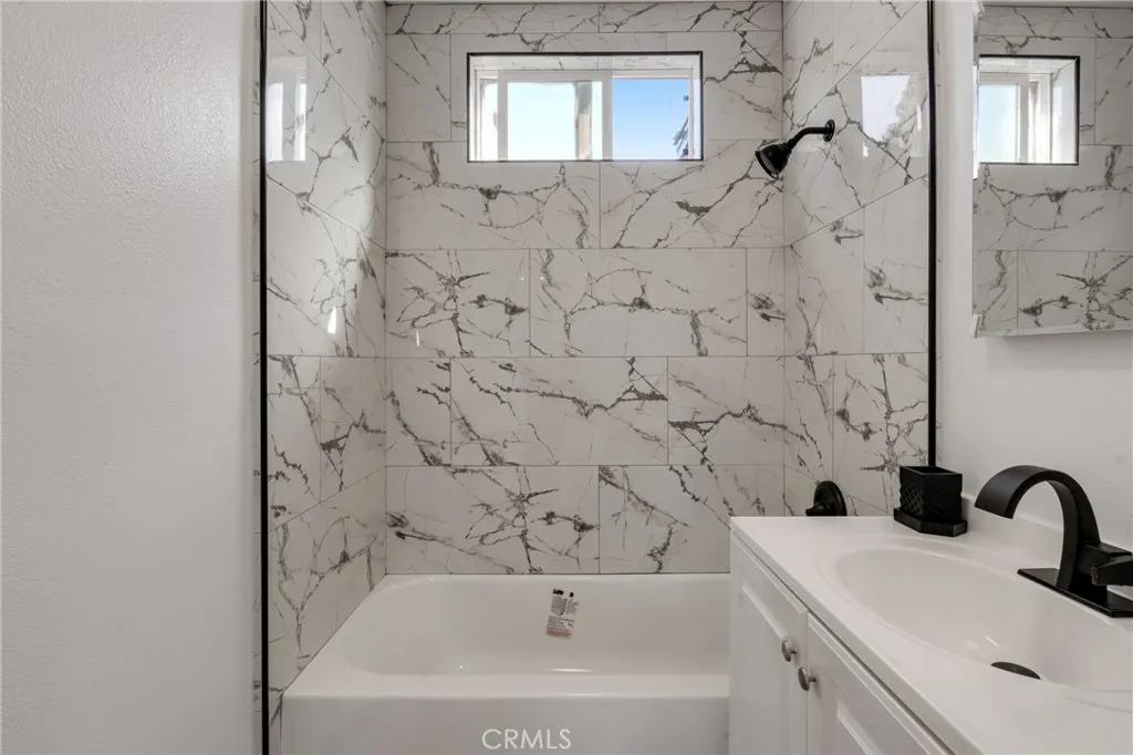 11204 Alvaro, Los Angeles, California 90059 home-pic-24