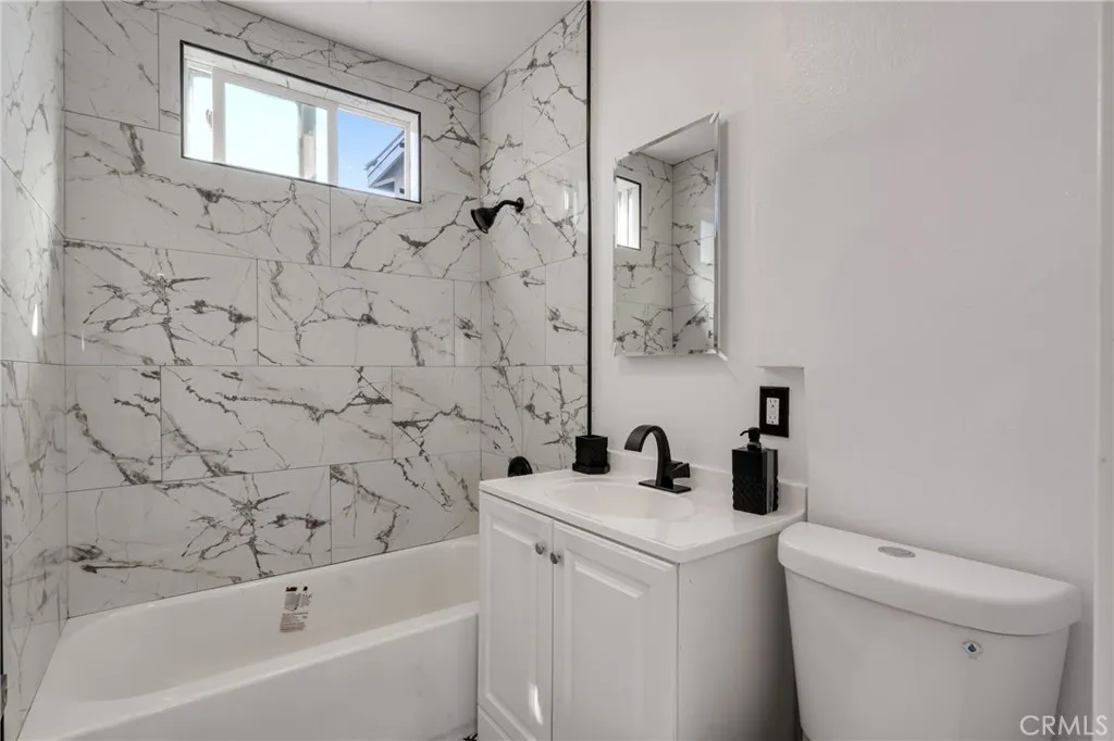 11204 Alvaro, Los Angeles, California 90059 home-pic-23