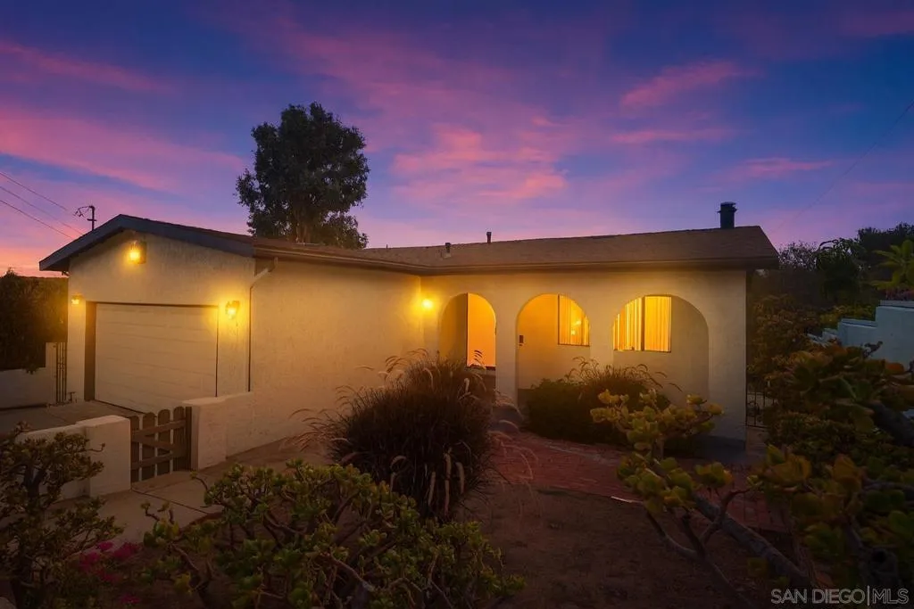 2324 Montclair St, San Diego, California 92104 home-pic-2