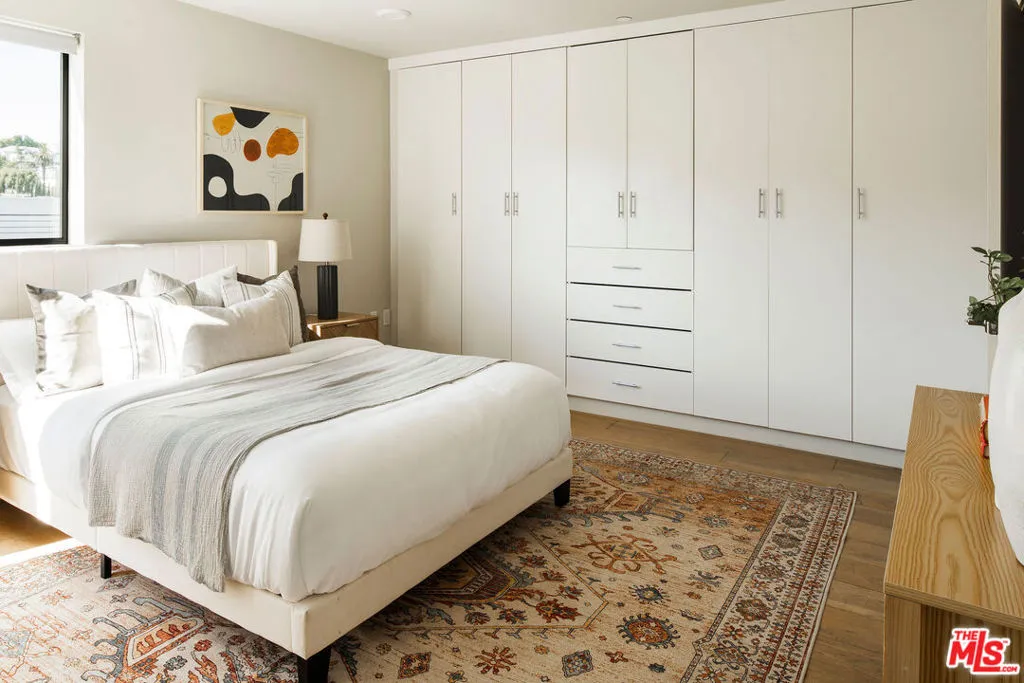 2150 Clifford Street, Los Angeles, California 90026 home-pic-12