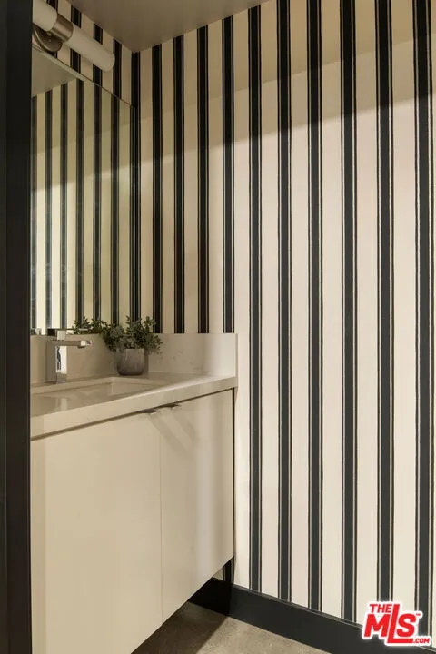 2150 Clifford Street, Los Angeles, California 90026 home-pic-25