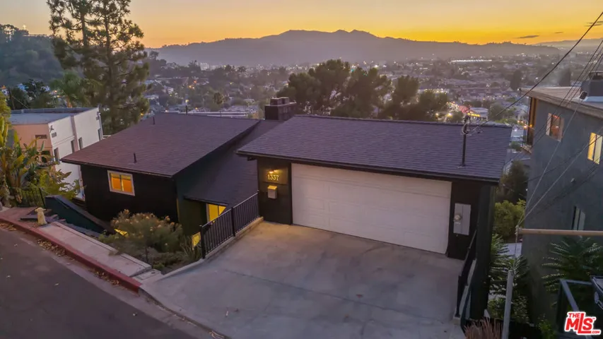 1337 E Palmer Avenue, Glendale, California 91205
