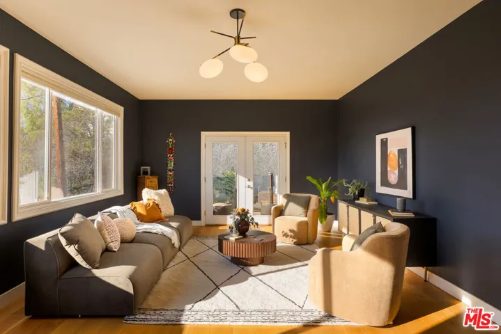 1337 E Palmer Avenue, Glendale, California 91205