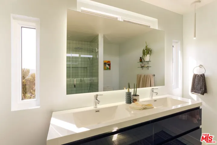 1337 E Palmer Avenue, Glendale, California 91205