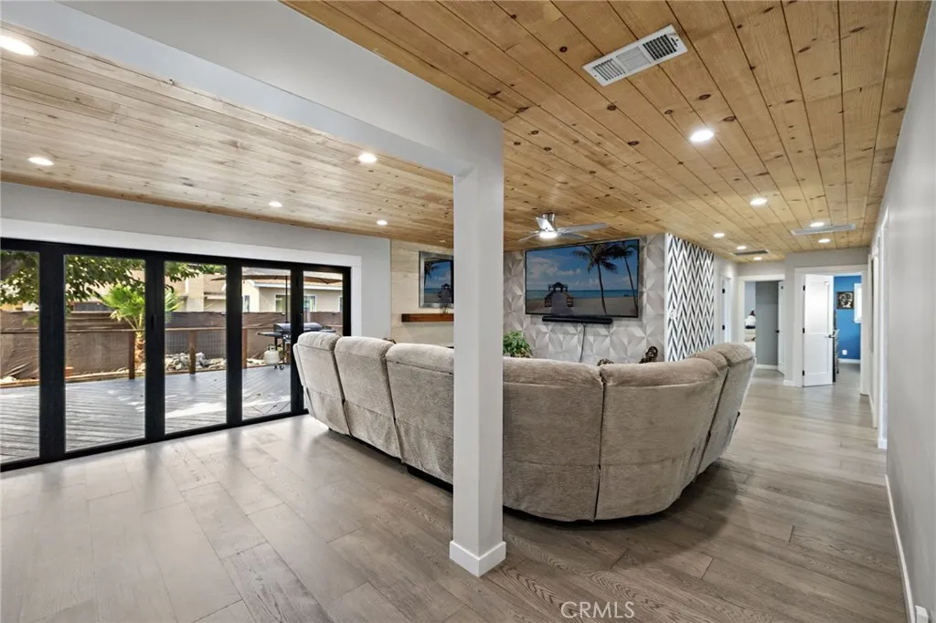 2152 N Cleveland Street, Orange, California 92865 home-pic-5