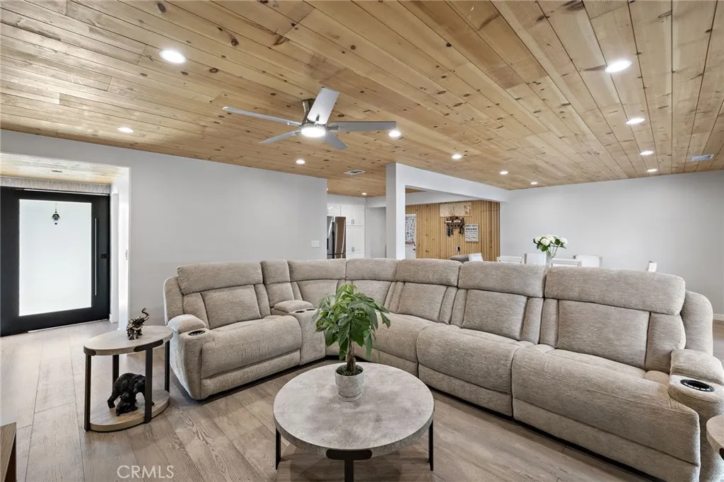 2152 N Cleveland Street, Orange, California 92865 home-pic-12