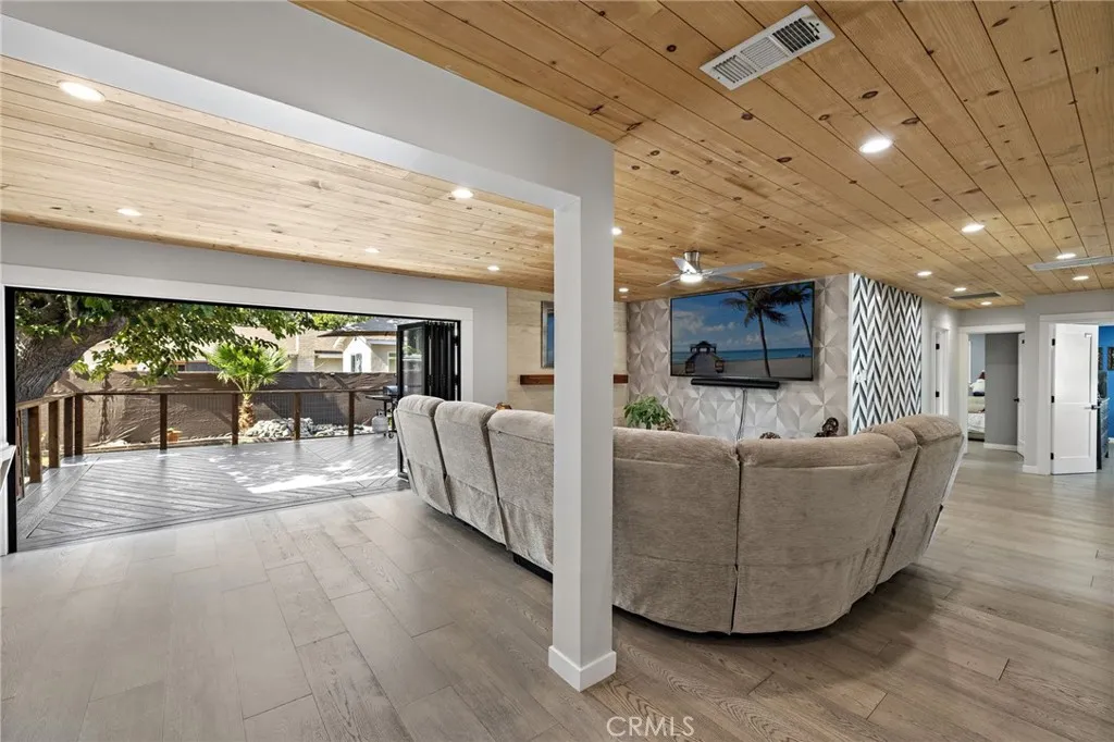 2152 N Cleveland Street, Orange, California 92865 home-pic-21