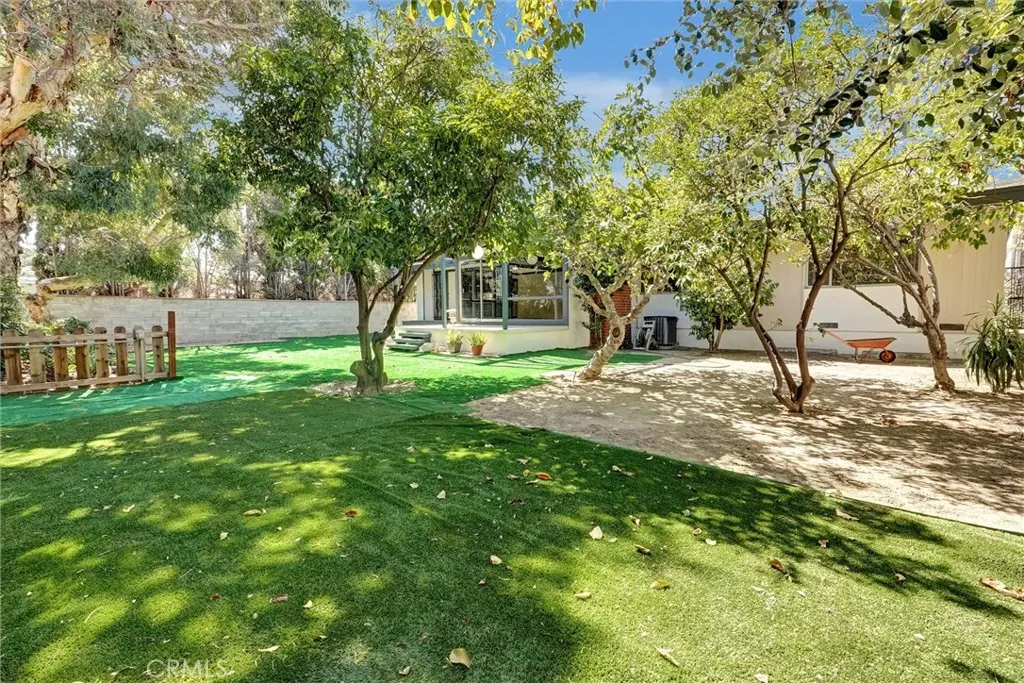 7048 Vanscoy, North Hollywood, California 91605 home-pic-33