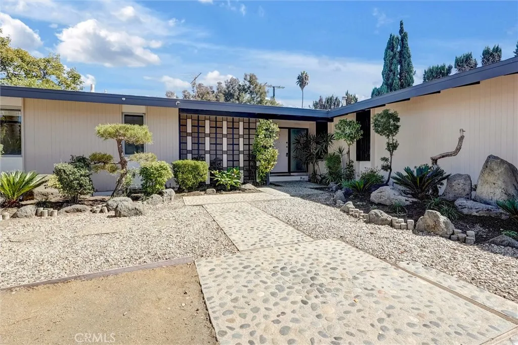 7048 Vanscoy, North Hollywood, California 91605 home-pic-0