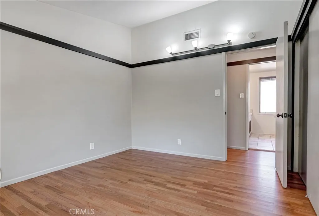 7048 Vanscoy, North Hollywood, California 91605 home-pic-25