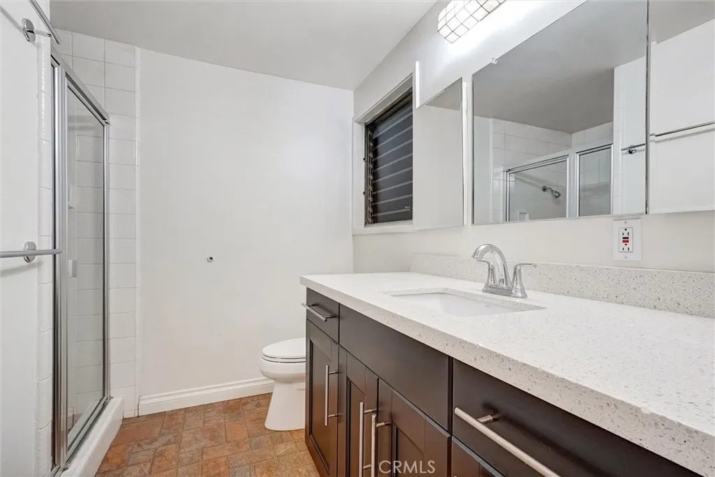 7048 Vanscoy, North Hollywood, California 91605 home-pic-16