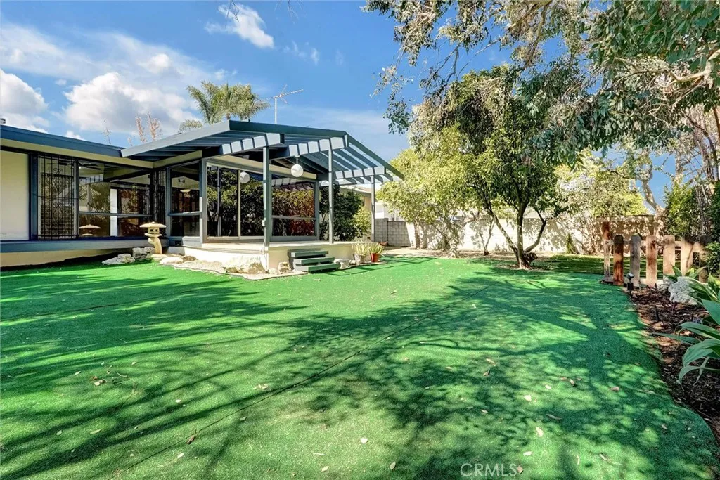 7048 Vanscoy, North Hollywood, California 91605 home-pic-31