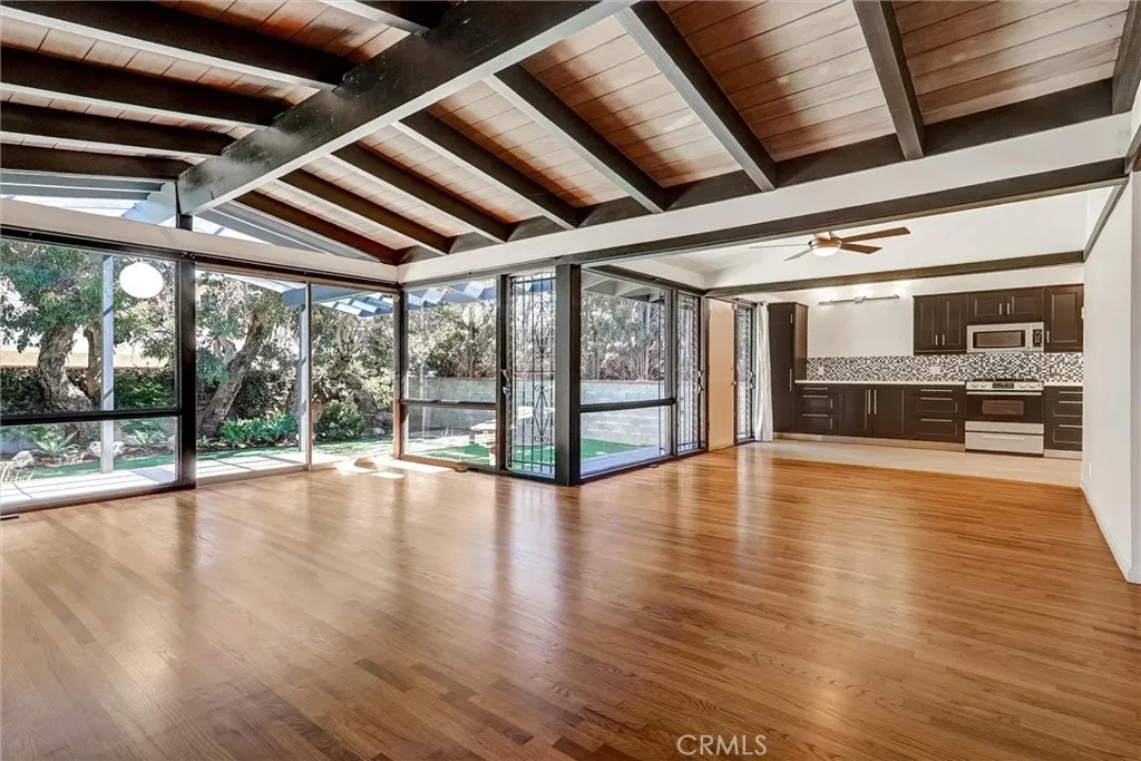 7048 Vanscoy, North Hollywood, California 91605 home-pic-8
