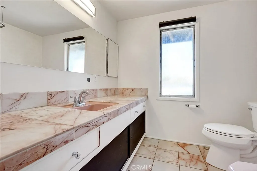 7048 Vanscoy, North Hollywood, California 91605 home-pic-22