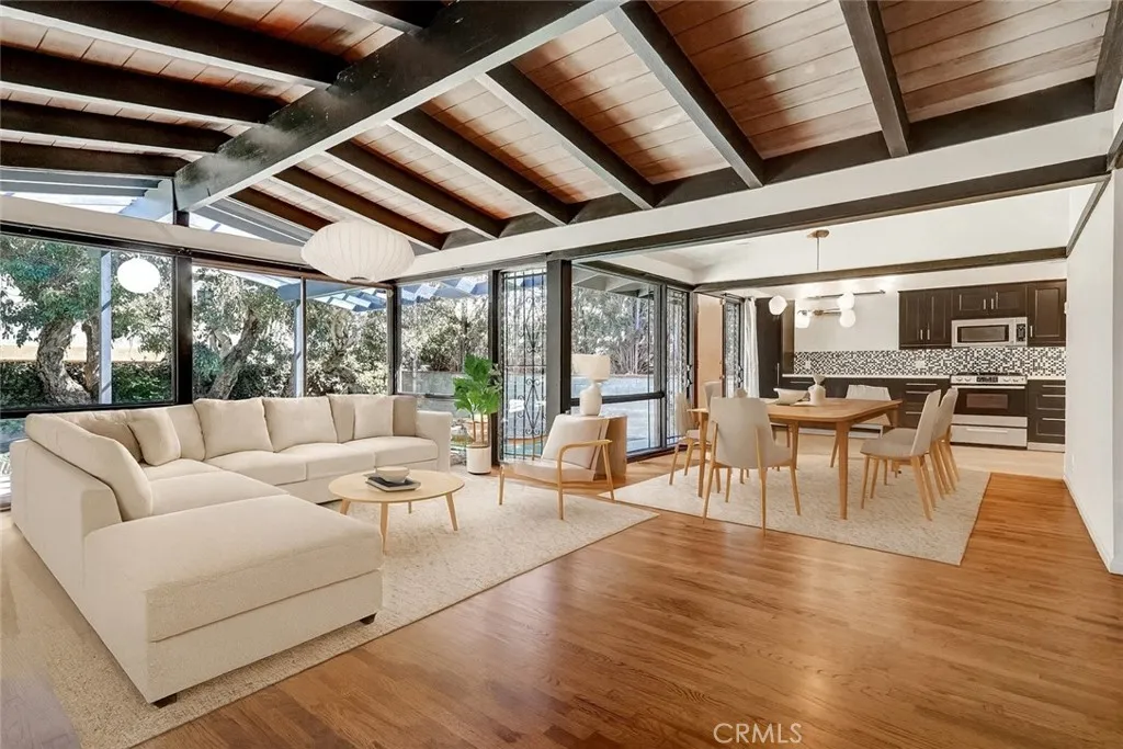7048 Vanscoy, North Hollywood, California 91605 home-pic-7