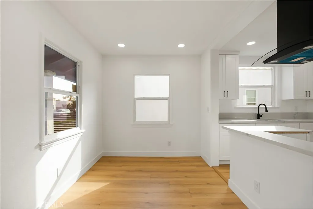 1626 W 60th Place, Los Angeles, California 90047 home-pic-8