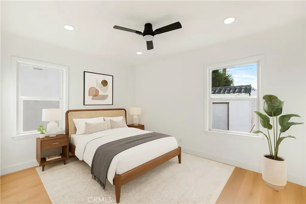 1626 W 60th Place, Los Angeles, California 90047 home-pic-12