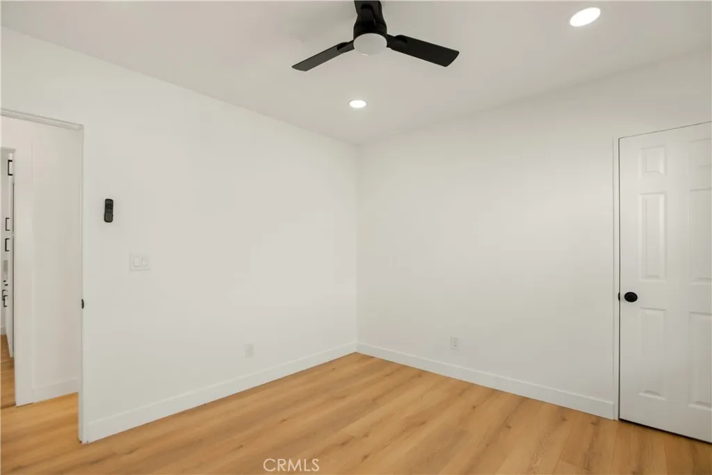 1626 W 60th Place, Los Angeles, California 90047 home-pic-17