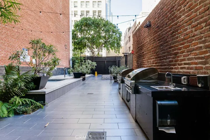 Community Outdoor lounge & BBQ