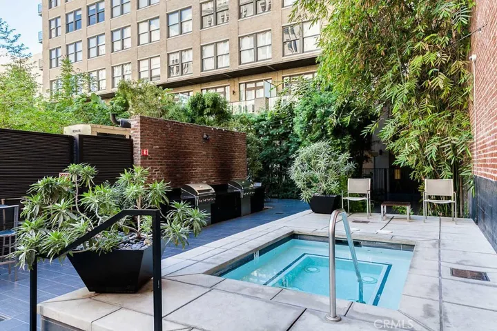 Community Hot & Cold Plunge Pools