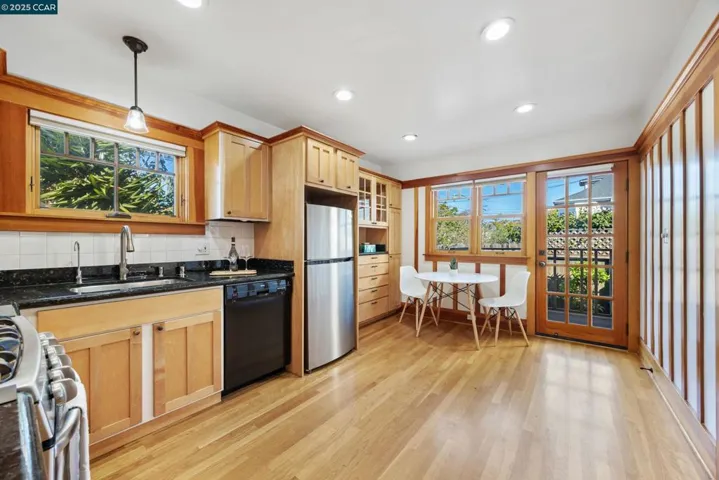 901 San Antonio Ave, Alameda, California 94501
