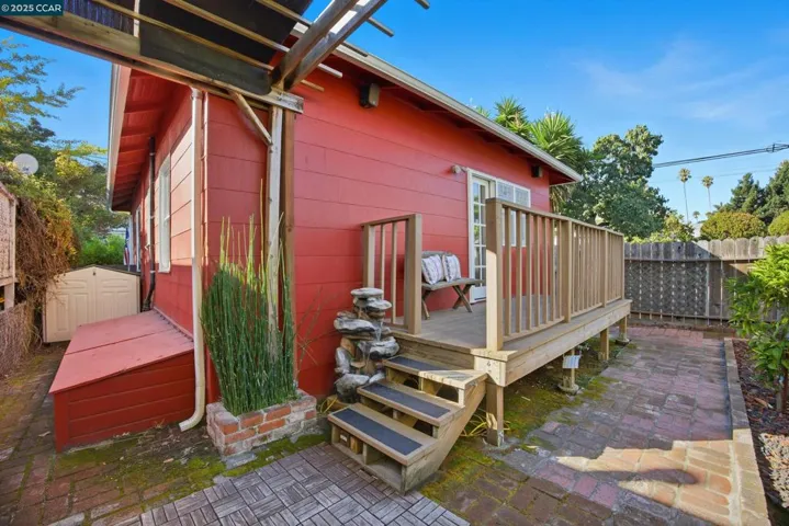 901 San Antonio Ave, Alameda, California 94501