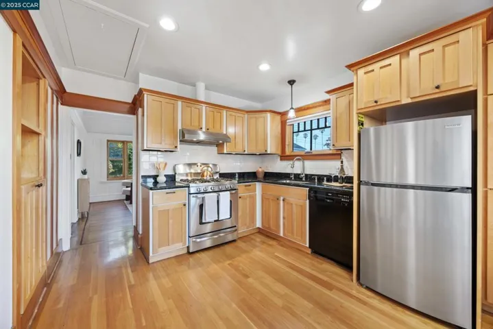 901 San Antonio Ave, Alameda, California 94501