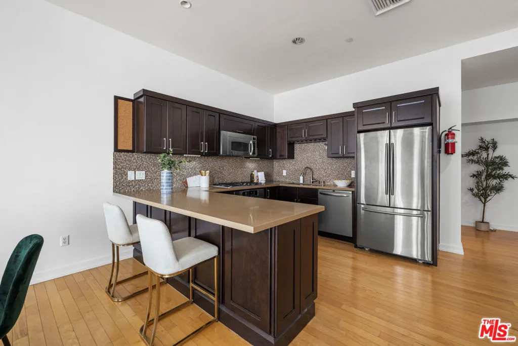 801 S Grand Avenue 1508, Los Angeles, California 90017 home-pic-6