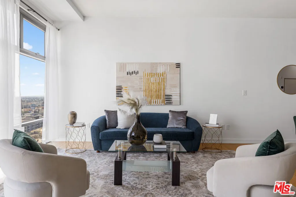 801 S Grand Avenue 1508, Los Angeles, California 90017 home-pic-16