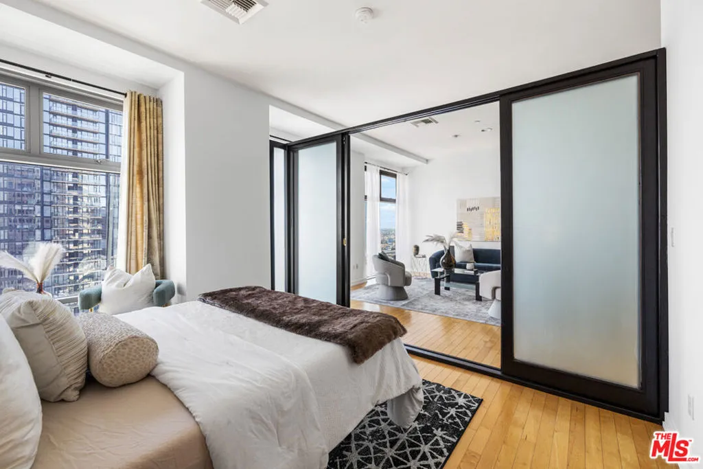 801 S Grand Avenue 1508, Los Angeles, California 90017 home-pic-24
