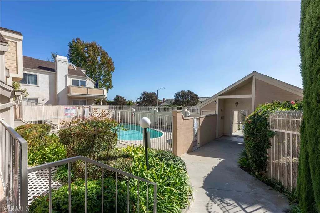 3845 Farquhar, Los Alamitos, California 90720 home-pic-41