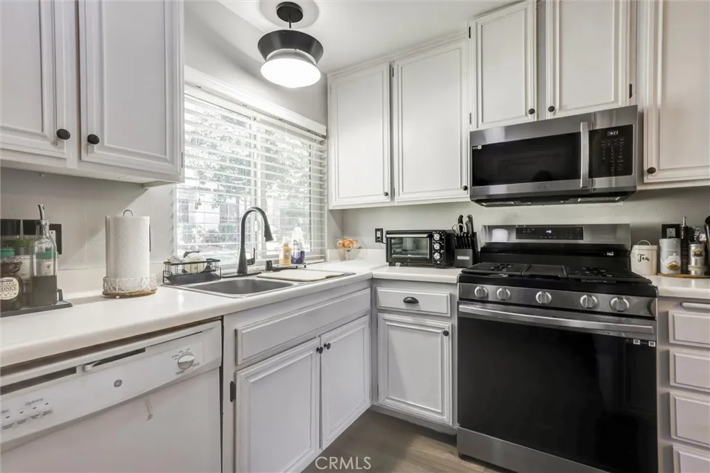 4687 Knickerbocker, Riverside, California 92501 home-pic-1