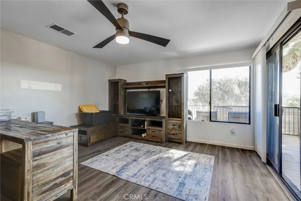 4687 Knickerbocker, Riverside, California 92501 home-pic-2