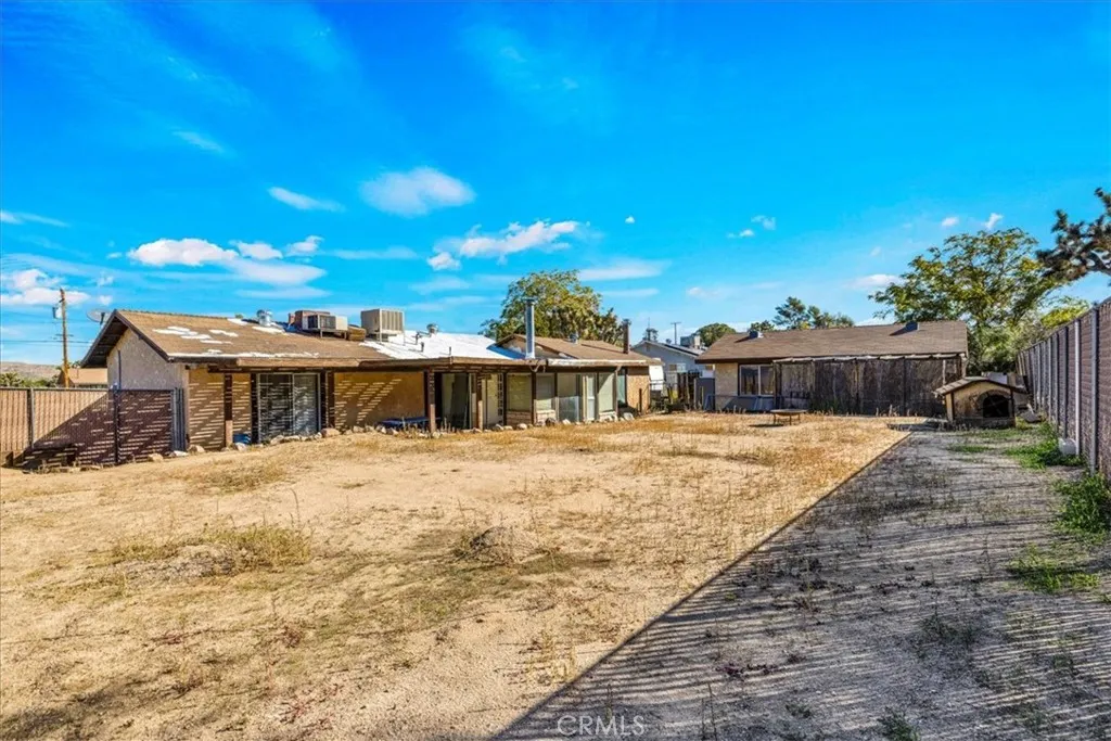 57613 Onaga, Yucca Valley, California 92284 home-pic-31