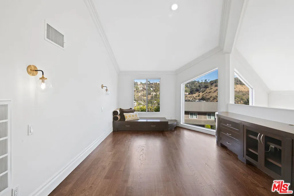 2461 Jupiter Drive, Los Angeles, California 90046 home-pic-11