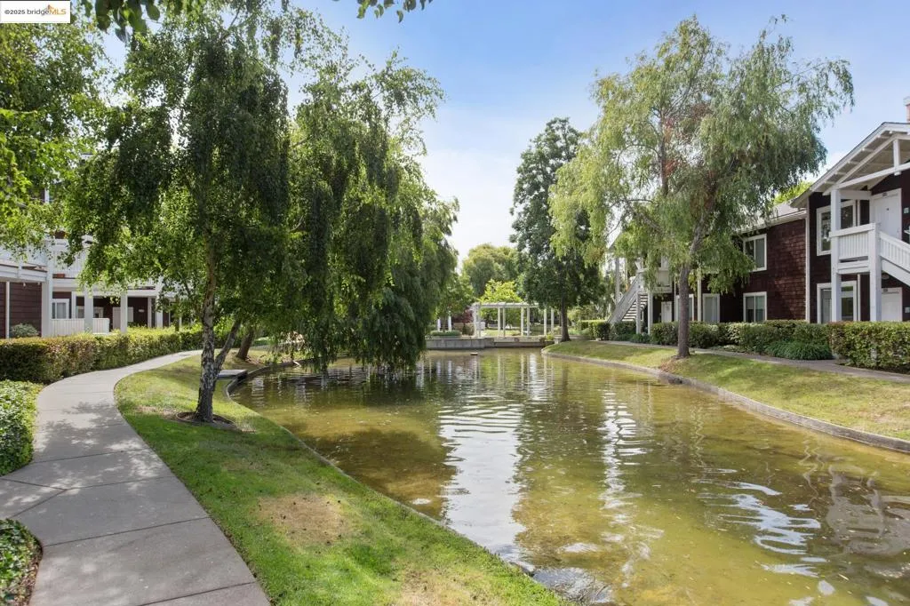 93 Bayside Ct, Richmond, California 94804 home-pic-34