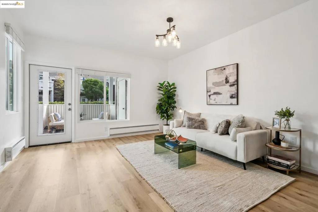 93 Bayside Ct, Richmond, California 94804 home-pic-2