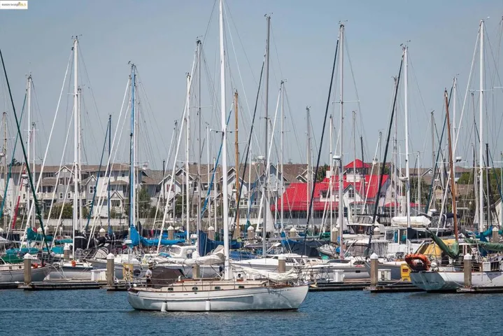 Marina Bay Lifestyle