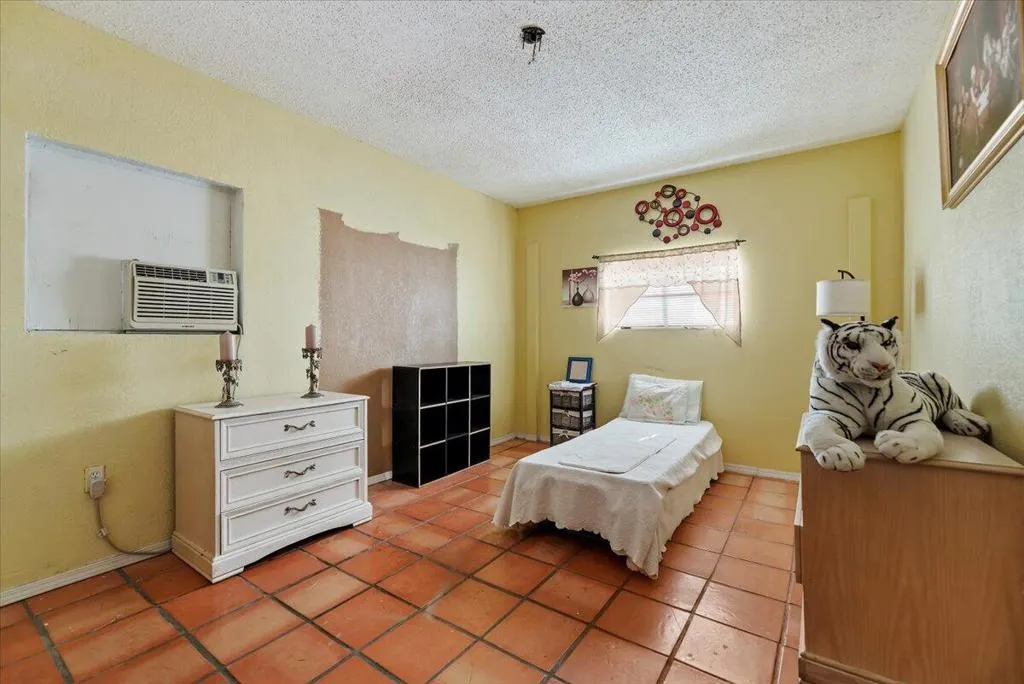 66876 Flora Avenue, Desert Hot Springs, California 92240 home-pic-16