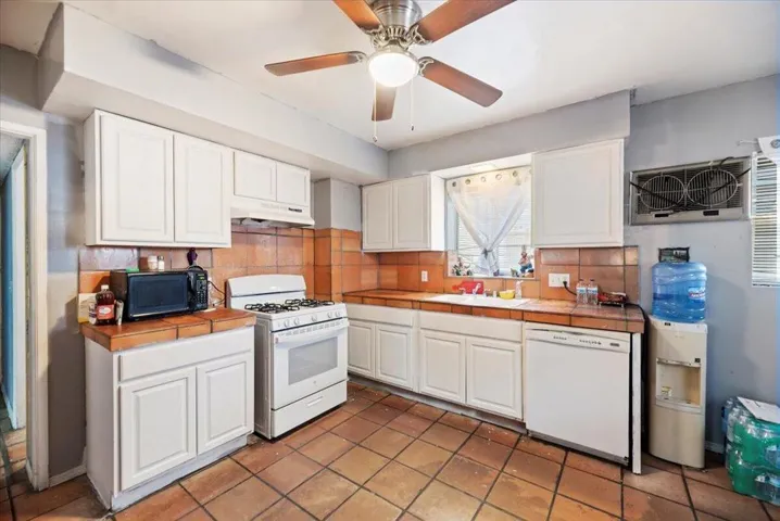 09-Kitchen