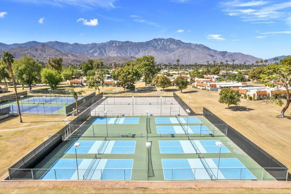 69750 Campana Court, Rancho Mirage, California 92270 home-pic-38