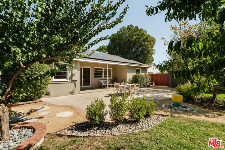 8037 Sunnybrae Avenue, Winnetka, California 91306